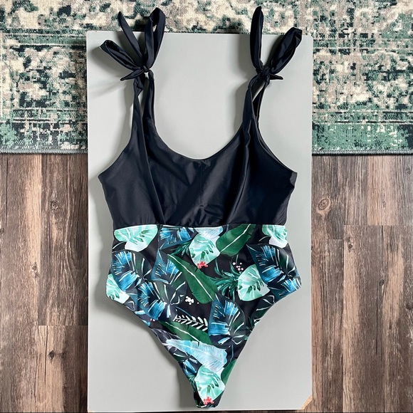 SHEIN Black & Tropical 1 Piece Swimsuit Hi Cut Bathing Suit - Picture 8 of 10
